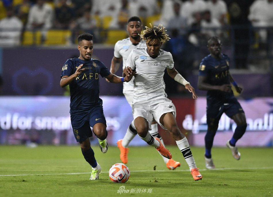 比分胶着 比分胶着