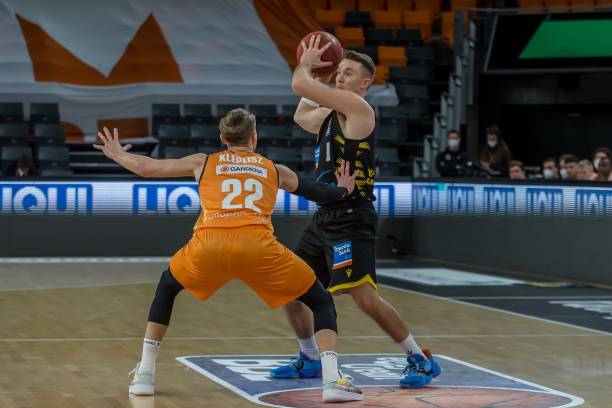 连续7场季 连续7场季