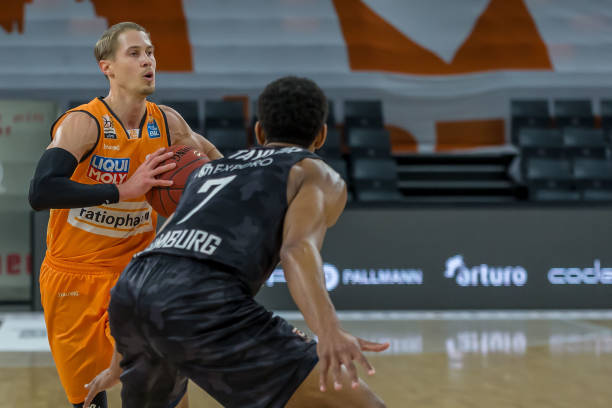 阿萨尔却并 阿萨尔却并